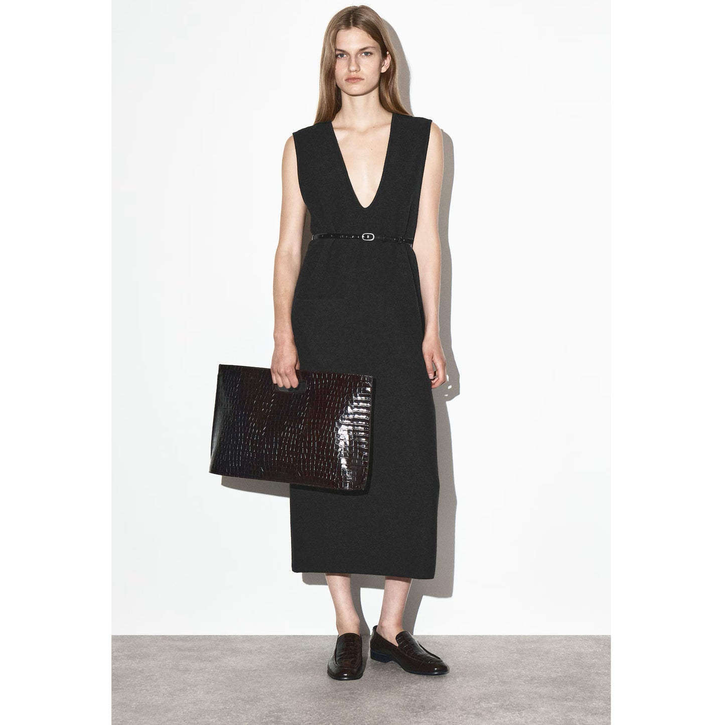 COS "Folio Oversized" Bag in Croc-Effect Leather in Brown