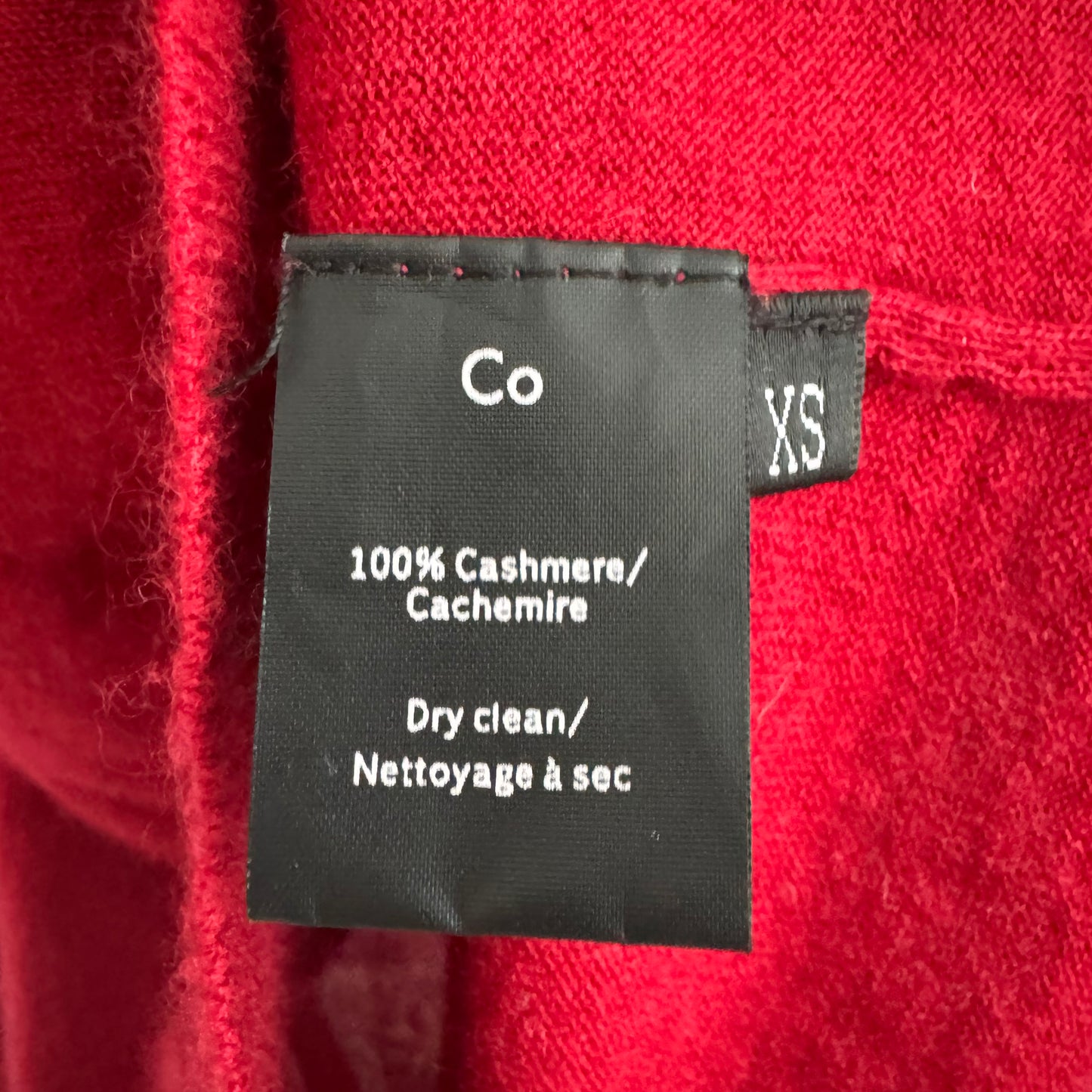 CO Lightweight Cashmere Sweater in Red, size XS