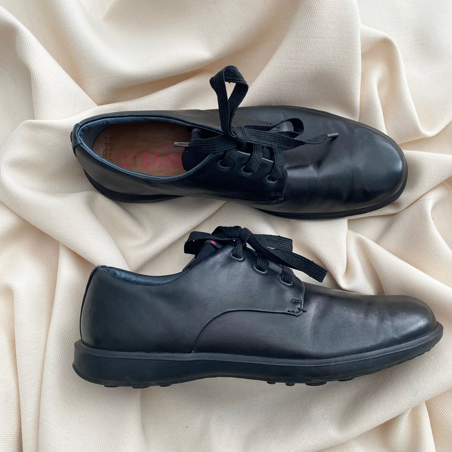 * MENS ** Camper Black Oxfords, size 41 (8US/7UK)