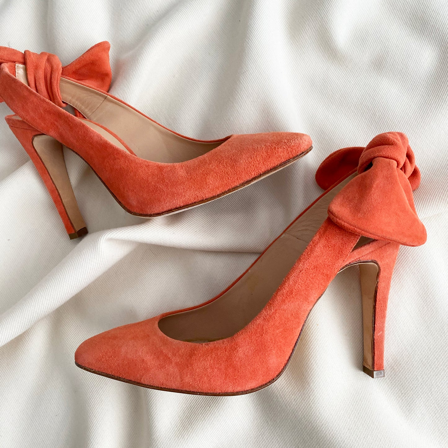 Carven Orange Suede Pumps w Bow Back, size 40