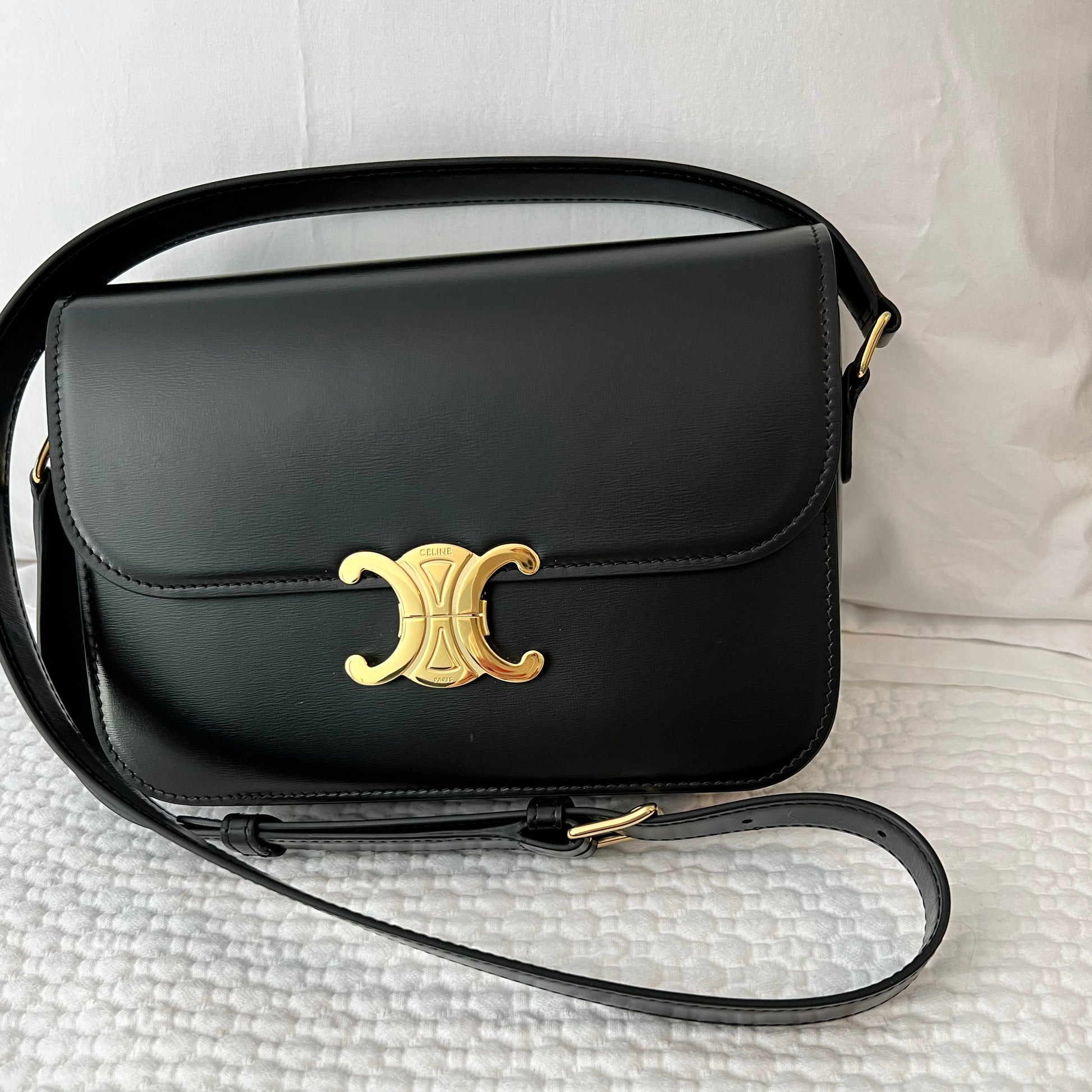 classique triomphe bag in shiny calfskin black