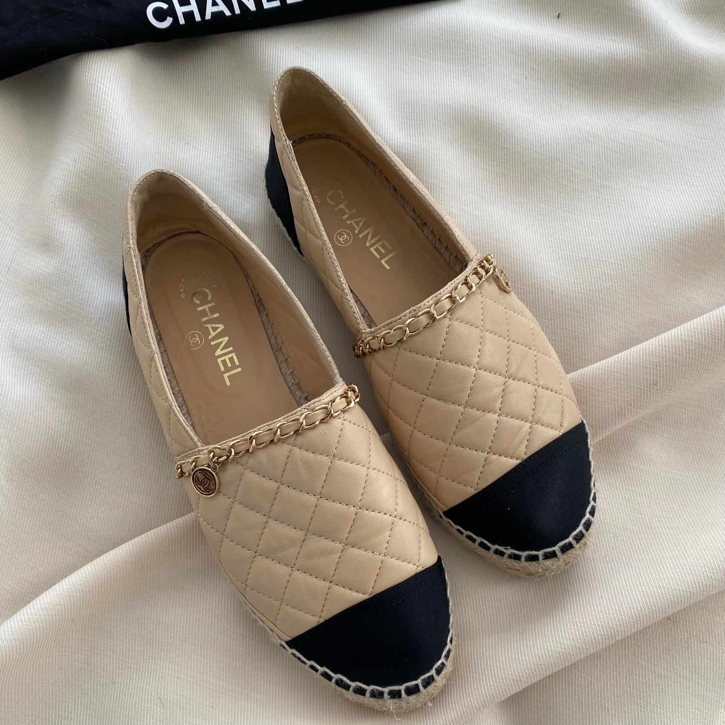 Espadrilles matelassées Chanel avec bout en gros-grain, taille 40 (convient à la taille 9)