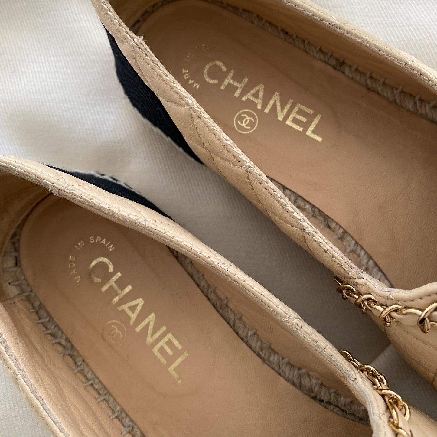 Espadrilles matelassées Chanel avec bout en gros-grain, taille 40 (convient à la taille 9)