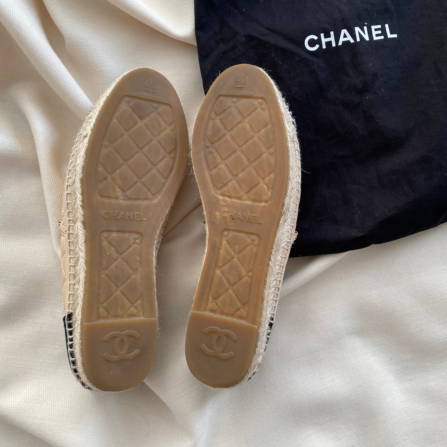 Espadrilles matelassées Chanel avec bout en gros-grain, taille 40 (convient à la taille 9)