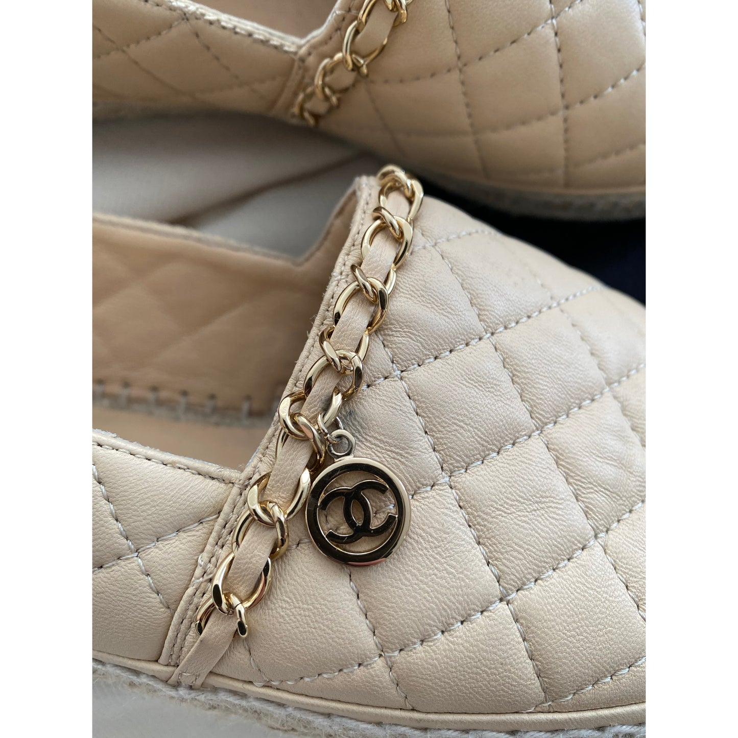 Espadrilles matelassées Chanel avec bout en gros-grain, taille 40 (convient à la taille 9)