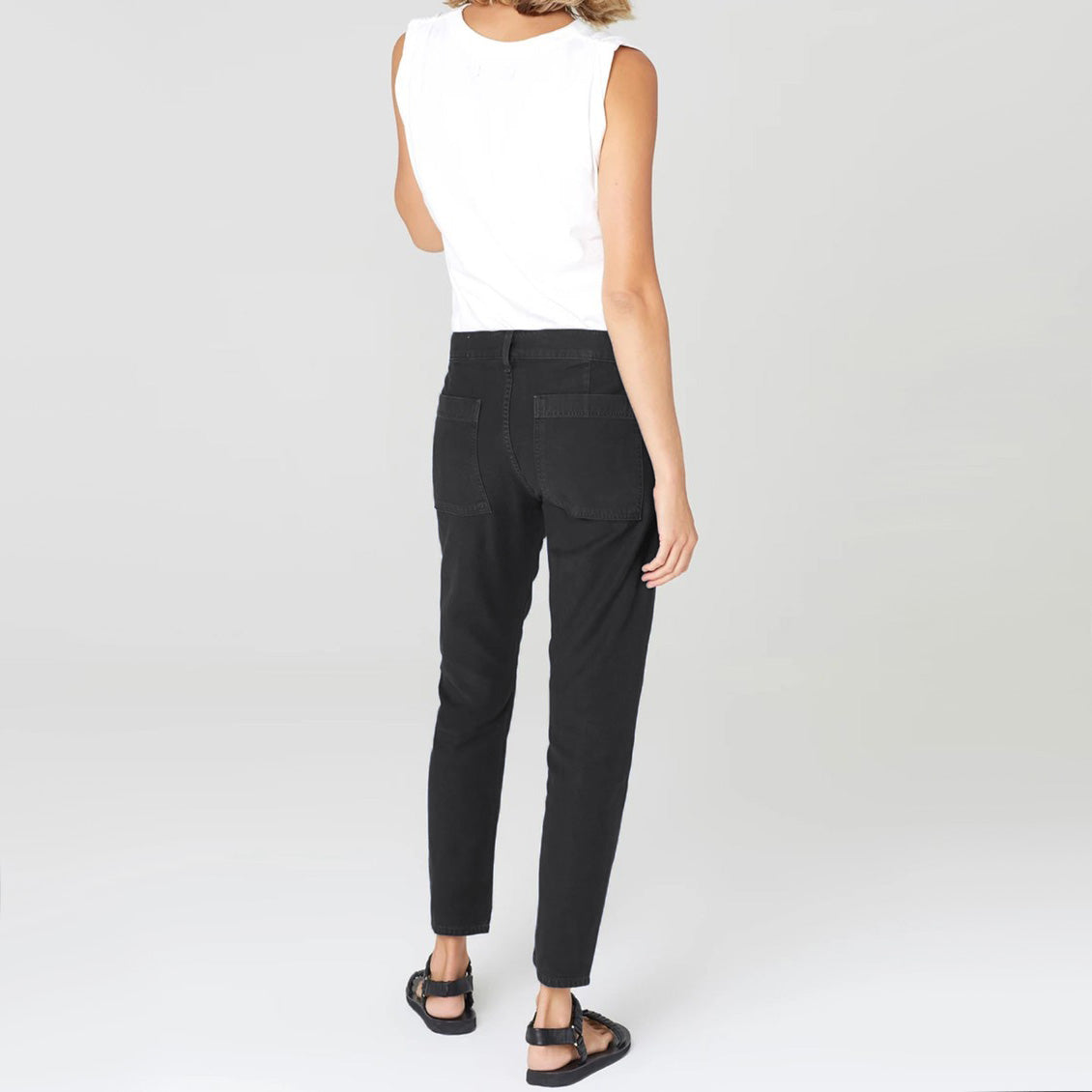 Citizens of Humanity "Leah" Crop Cargo Pant in Faded Black, size 30