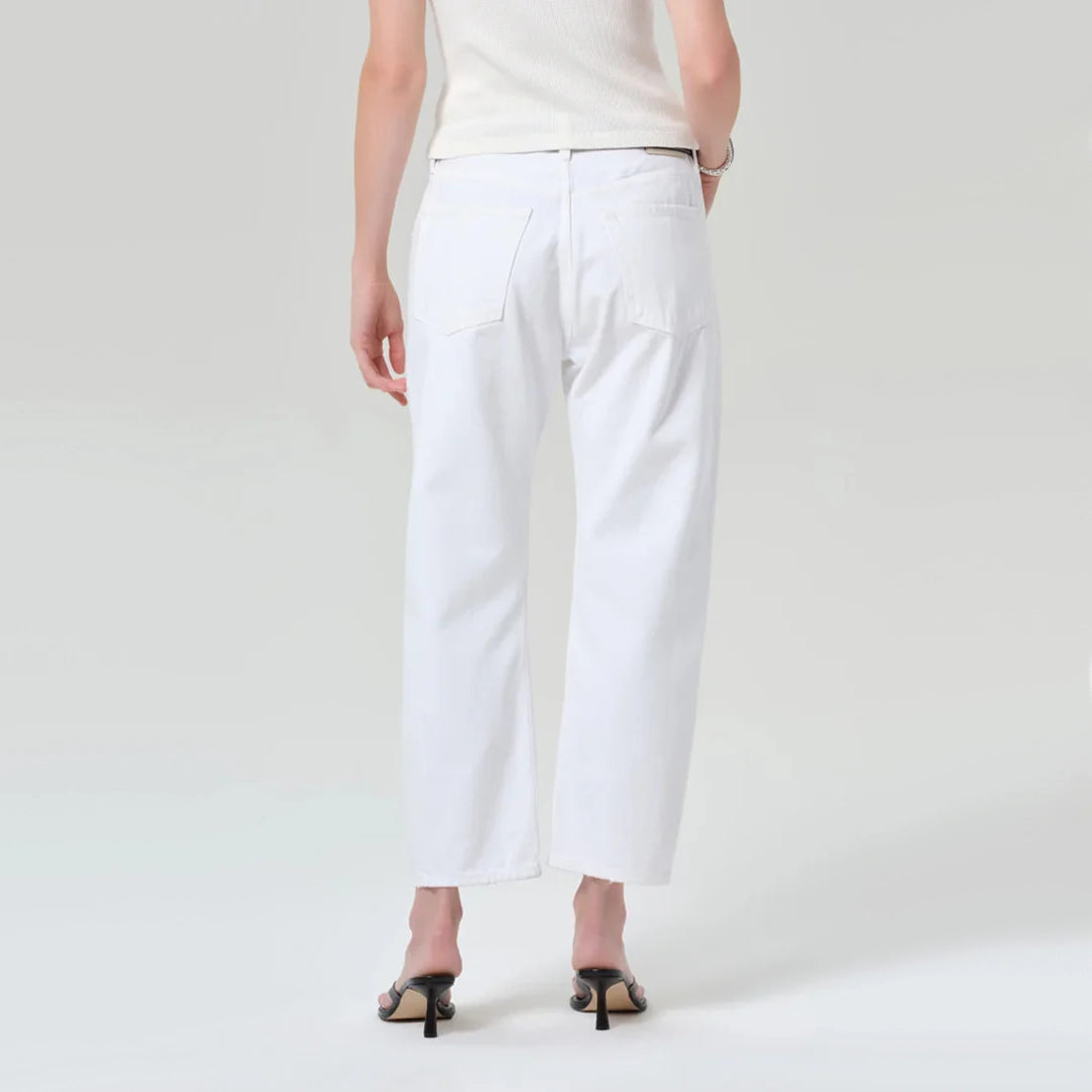 Citizens of Humanity "Winslow" Straight Leg Jeans in White, size 26