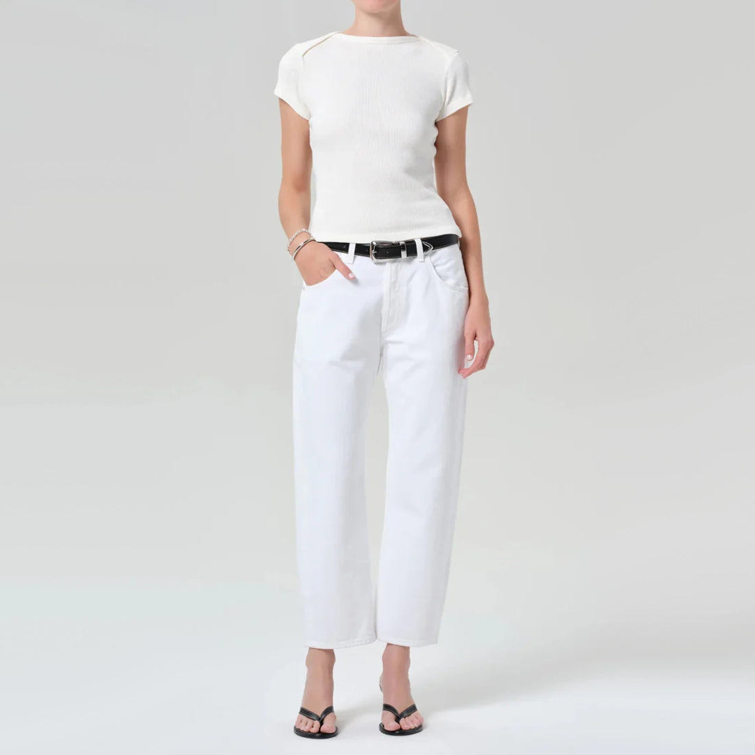 Citizens of Humanity "Winslow" Straight Leg Jeans in White, size 26