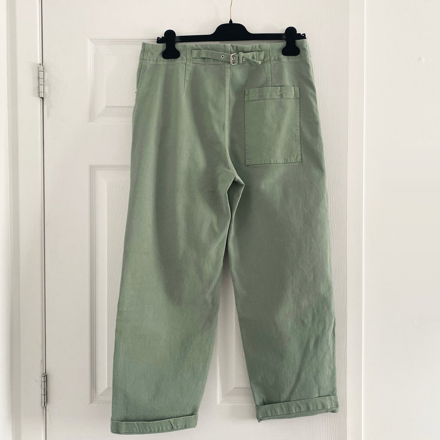 Club Monaco Tea Dyed Darted Jeans in Green, size 30