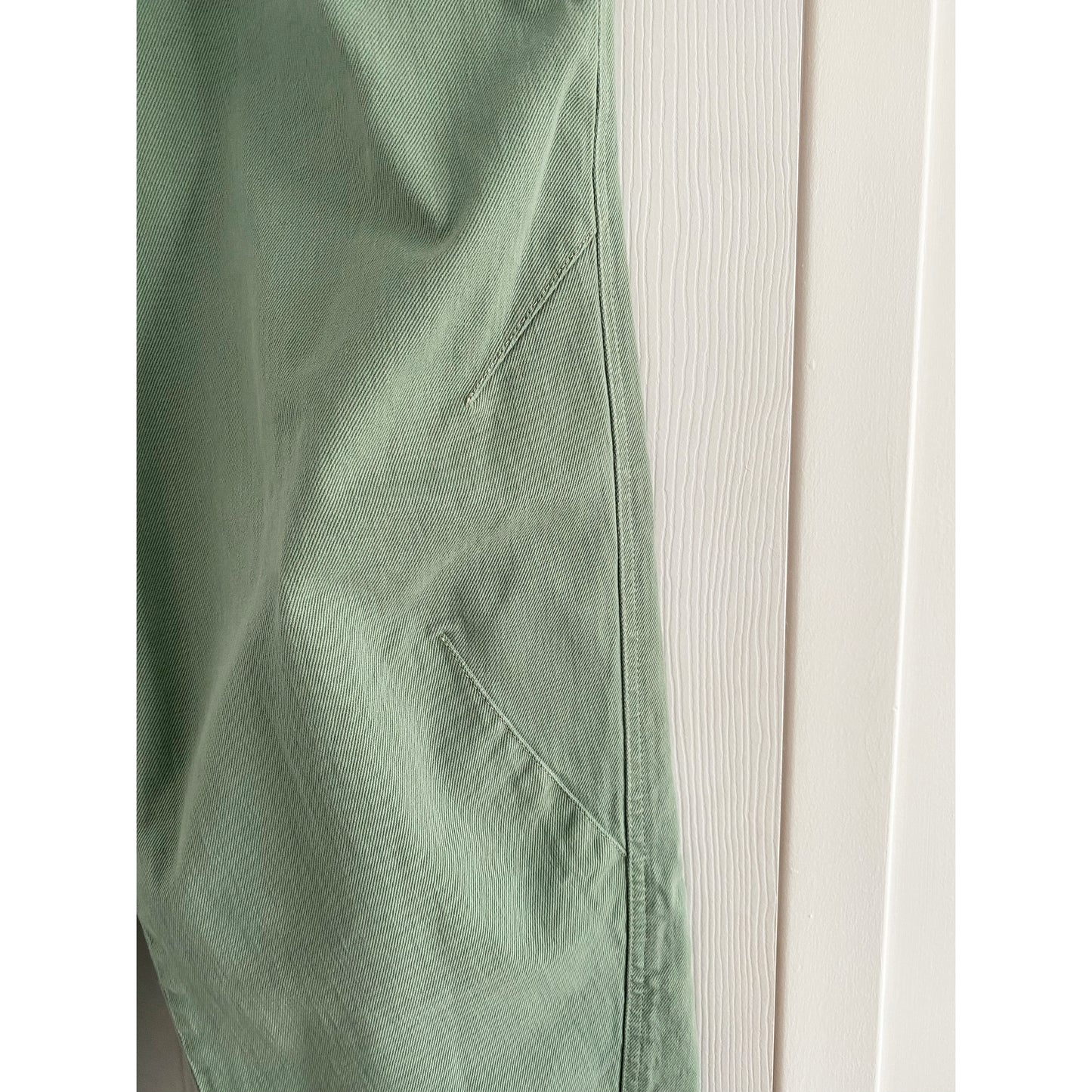 Club Monaco Tea Dyed Darted Jeans in Green, size 30