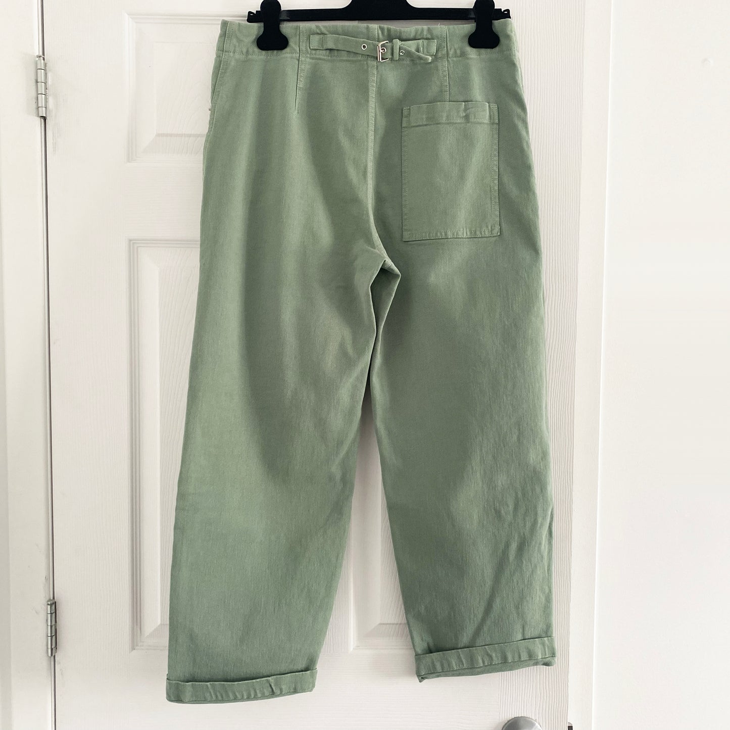 Club Monaco Tea Dyed Darted Jeans in Green, size 30