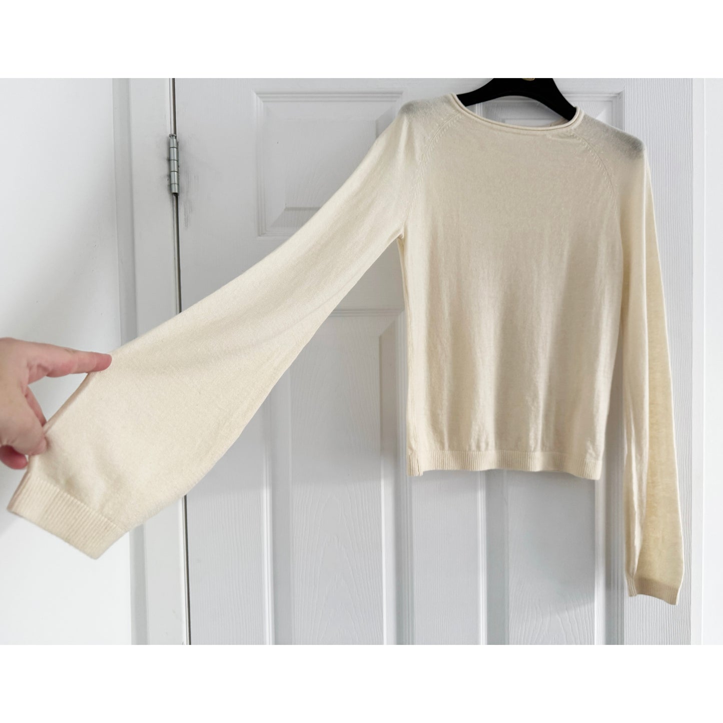 CO Lightweight Cashmere Sweater in Ivory, size XS