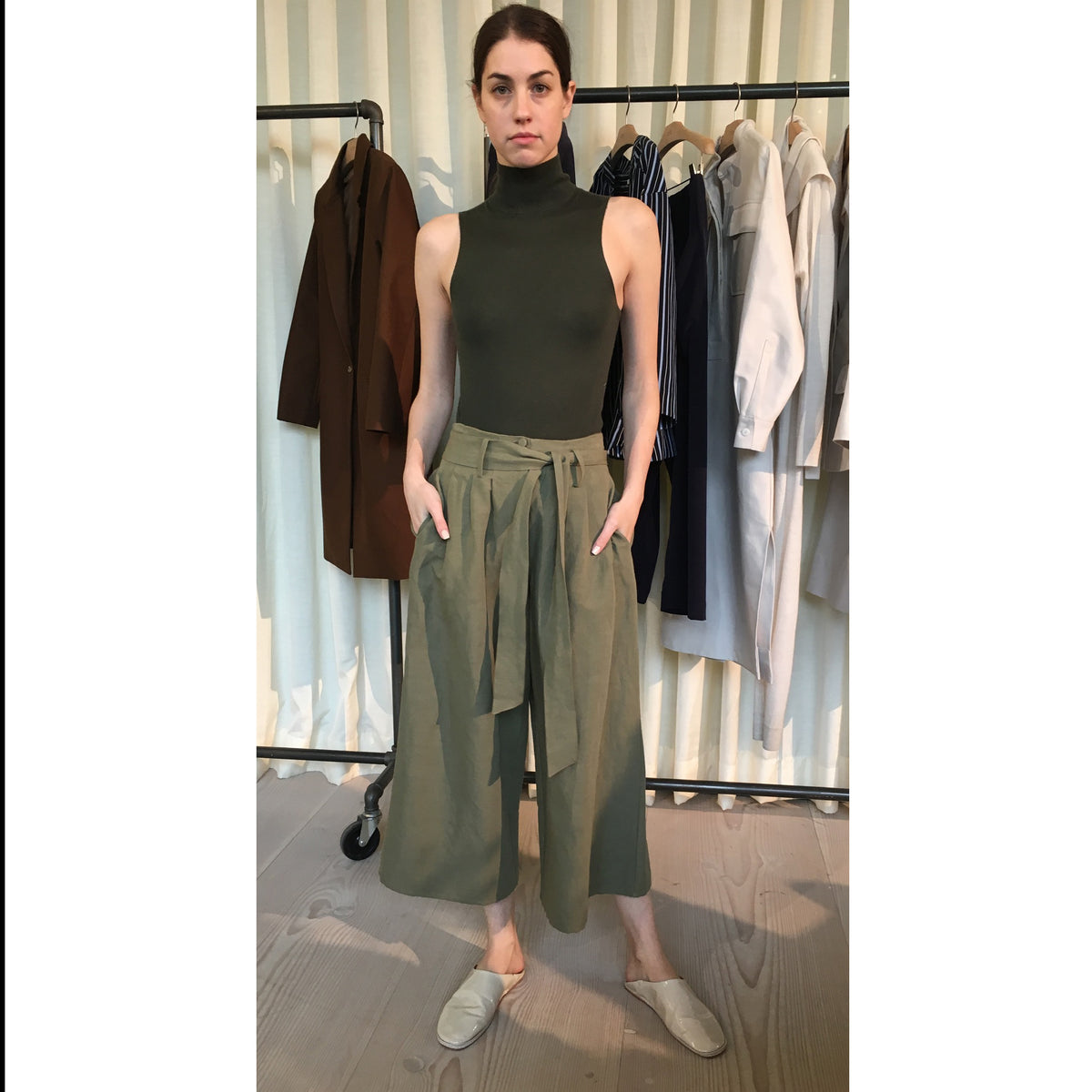 CO Cotton/Linen Wide Leg Culottes in Khaki Green, Size Large (fits Medium)