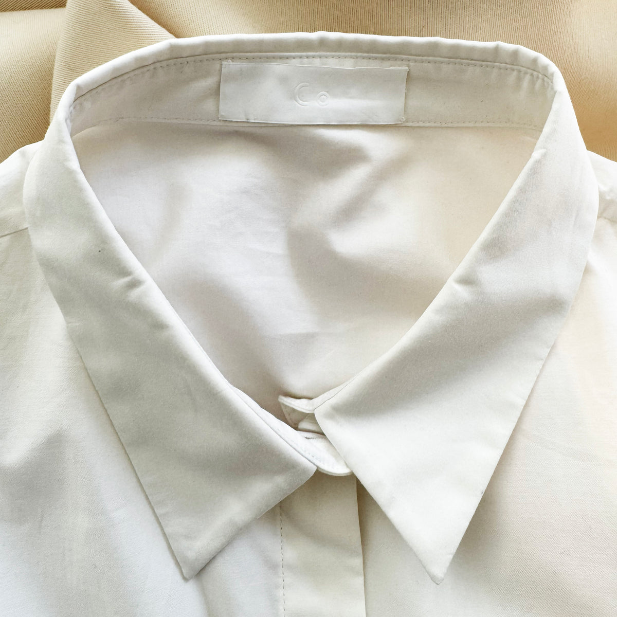 Co Flared Poplin Shirt in White, size Large