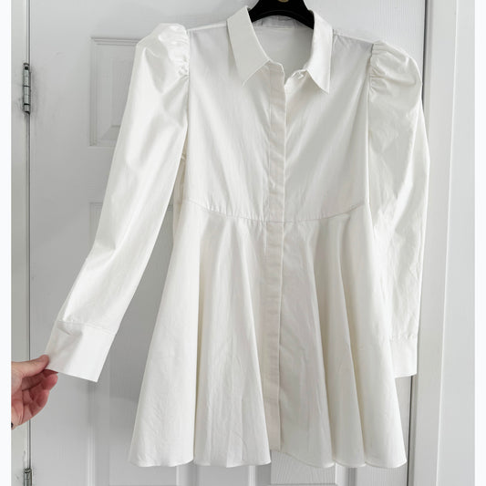 Co Flared Poplin Shirt in White, size Large