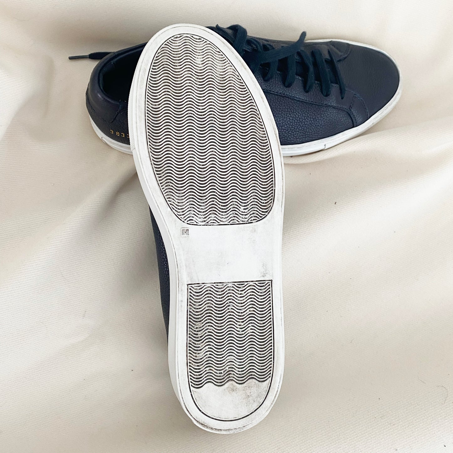 Common Projects Achilles Low in Navy Grained Leather, size 37