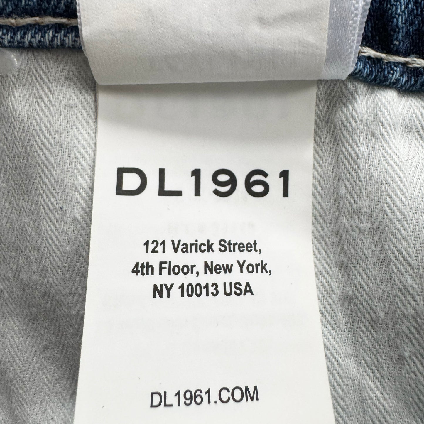 DL1961 "Taylor" Denim Shorts in "North Lake", size 29