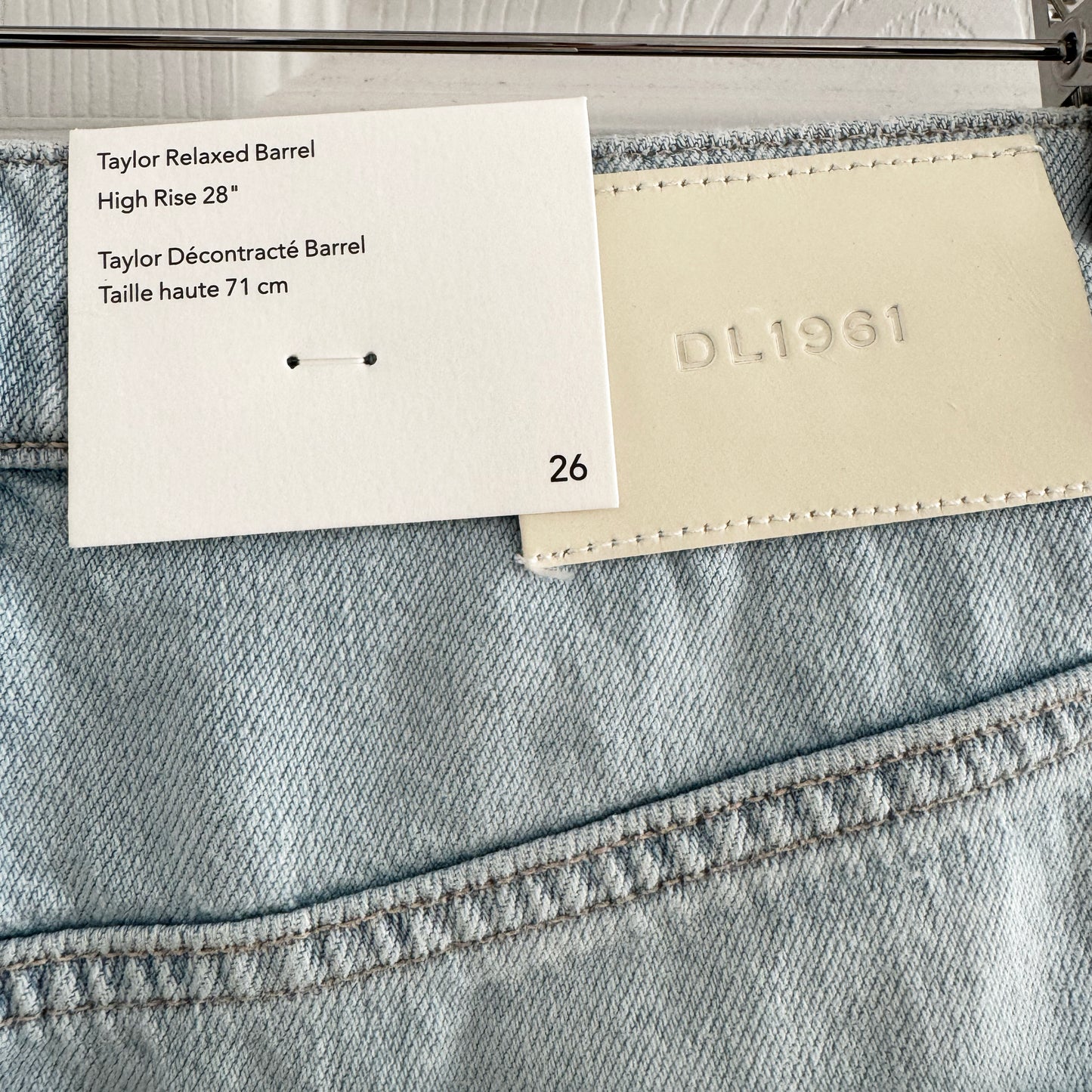 DL1961 "Taylor" Relaxed Barrel Leg Jean, size 26