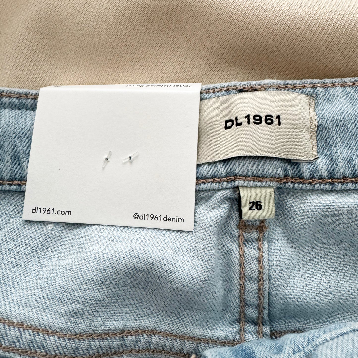 DL1961 "Taylor" Relaxed Barrel Leg Jean, size 26