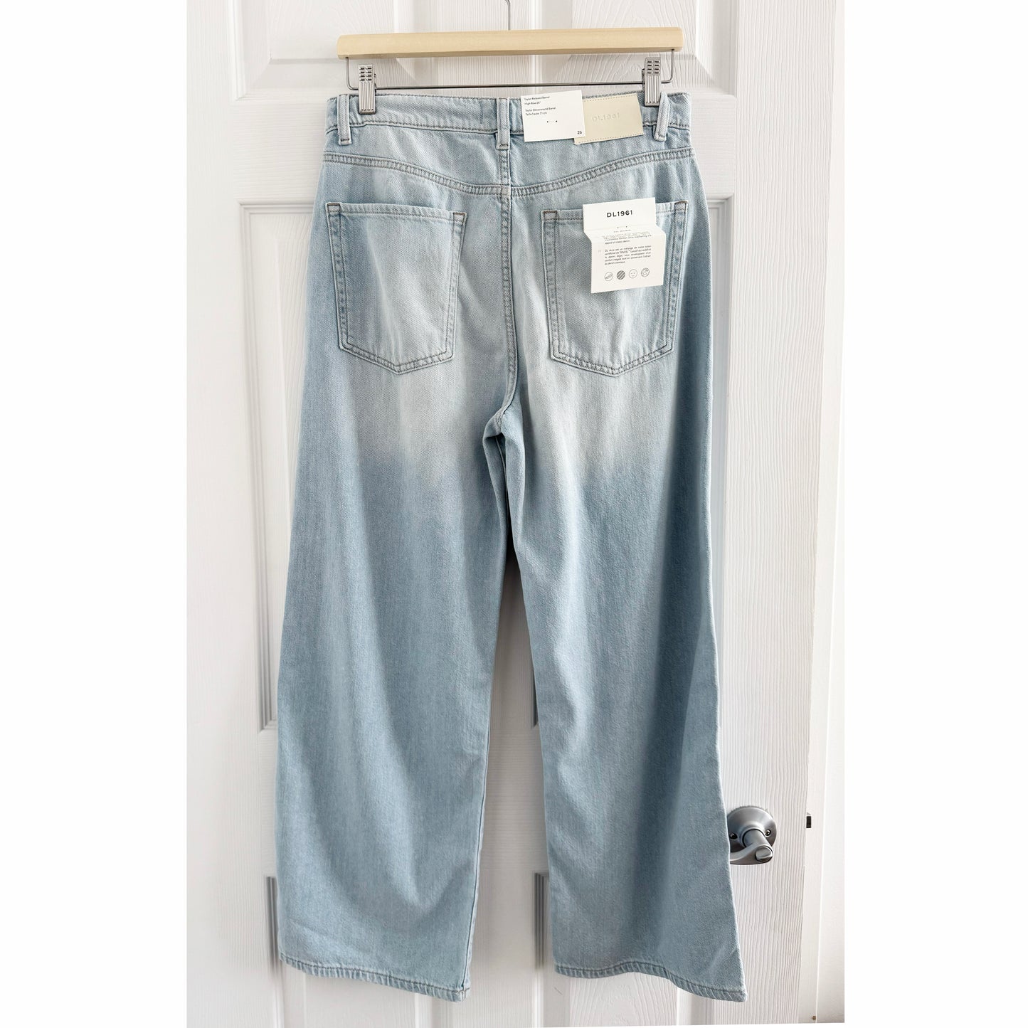 DL1961 "Taylor" Relaxed Barrel Leg Jean, size 26