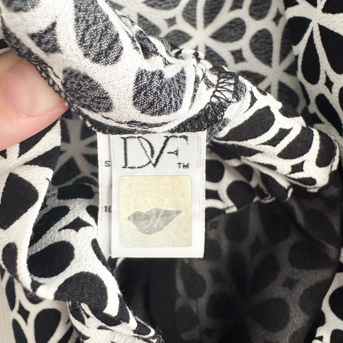 Robe en dentelle noire DVF, taille 8