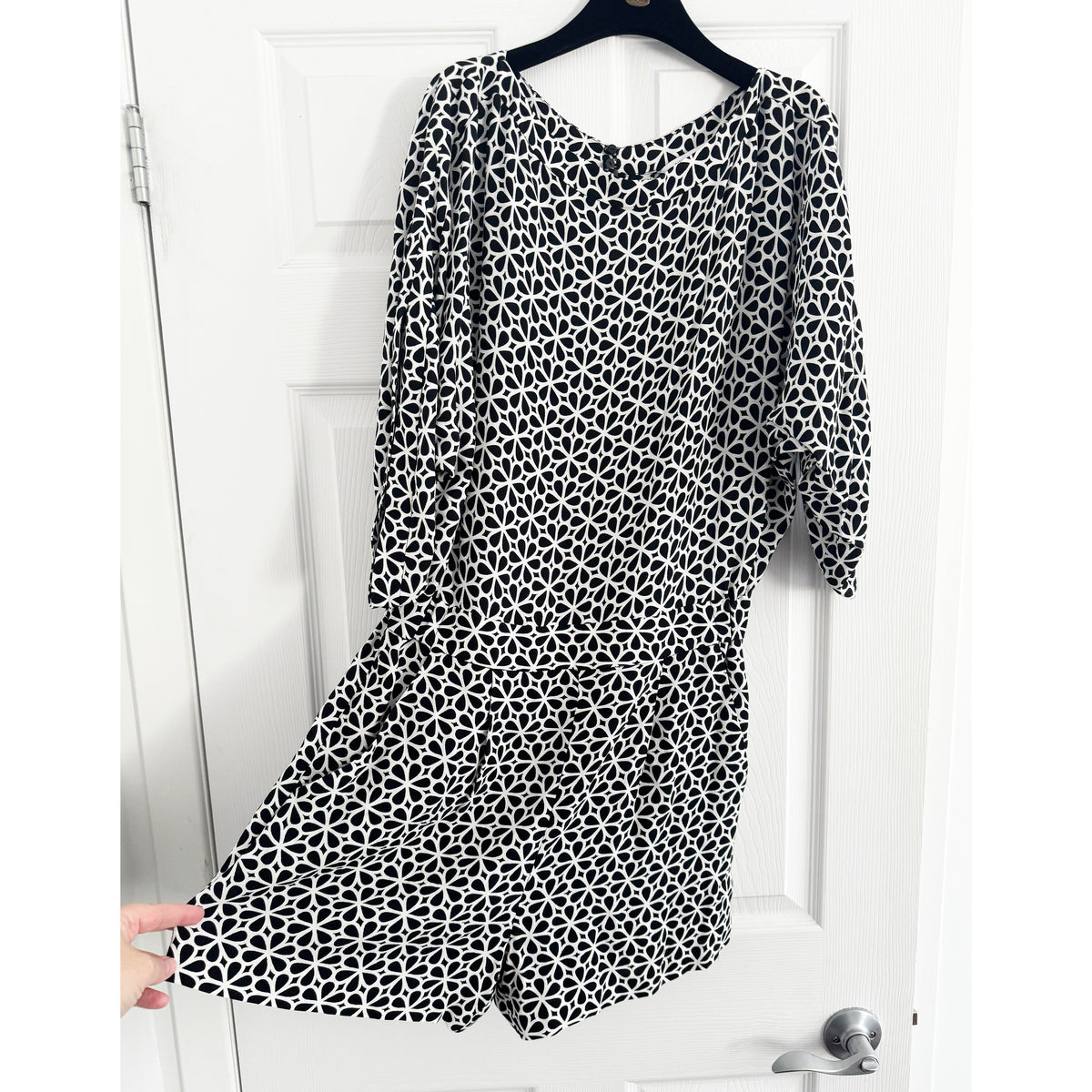 Robe en dentelle noire DVF, taille 8