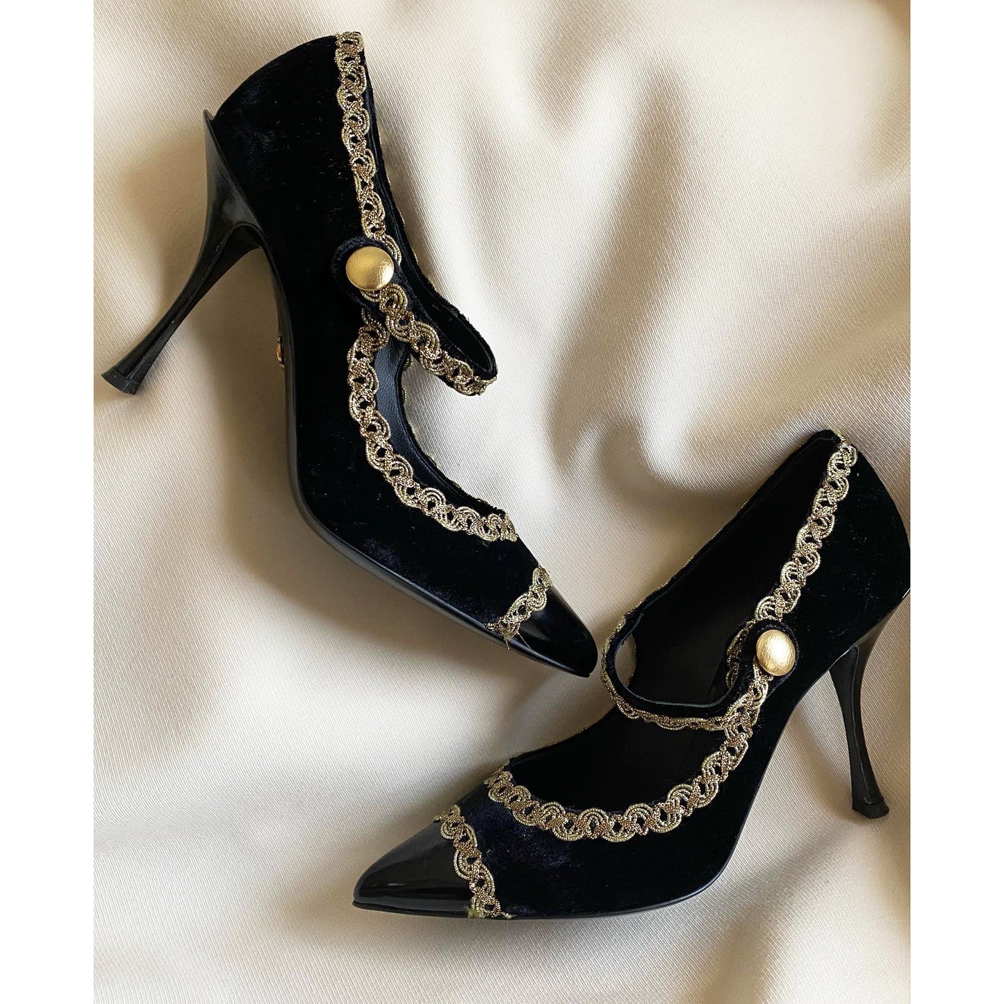 Dolce & Gabbana Black Velvet Maryjanes with Gold Trim, size 37 (fits like 6)