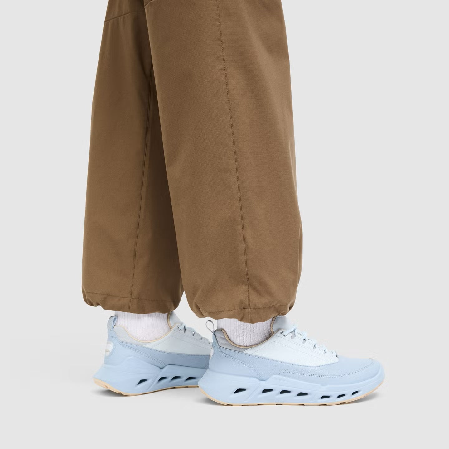 ECCO "Biom 720" Gore-Tex Leather Sneaker in Blue, size 40