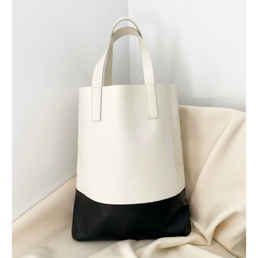 Everlane Vertical Leather Tote Bag in Black/Ivory