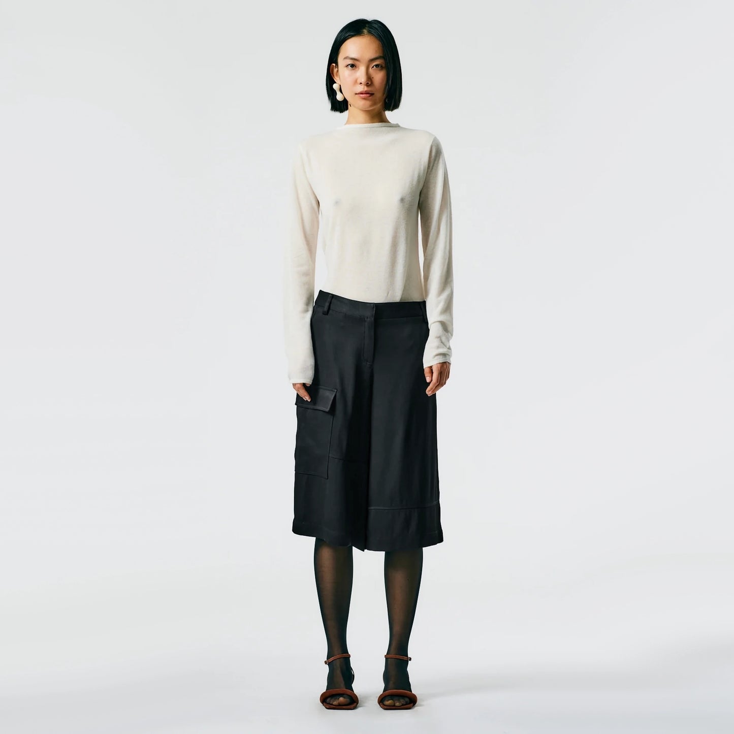 Tibi Eco-Crepe Cargo Shorts in Black, size 0