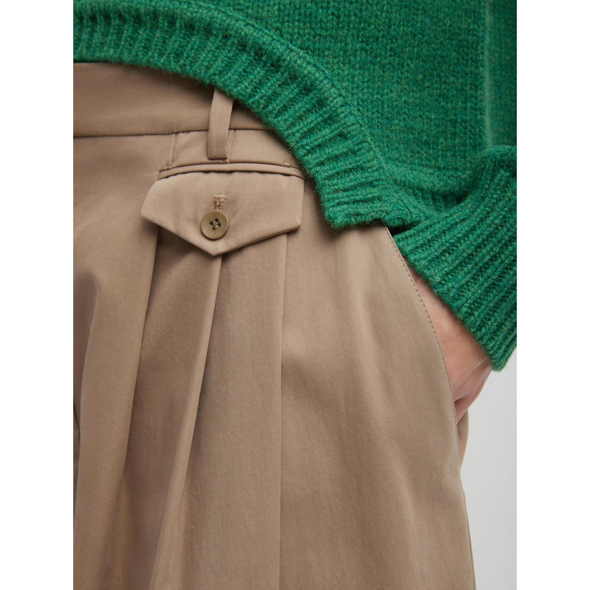 Tibi Bio Twill Triple Pleat Cropped Pant in "Vintage Khaki", size 12