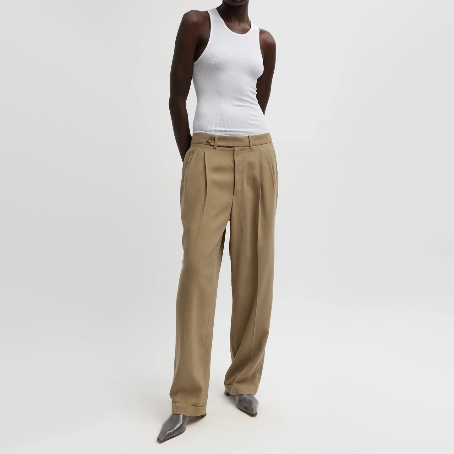 Tibi Fluid Suiting "Derrick" Pant in "Walnut", size 6