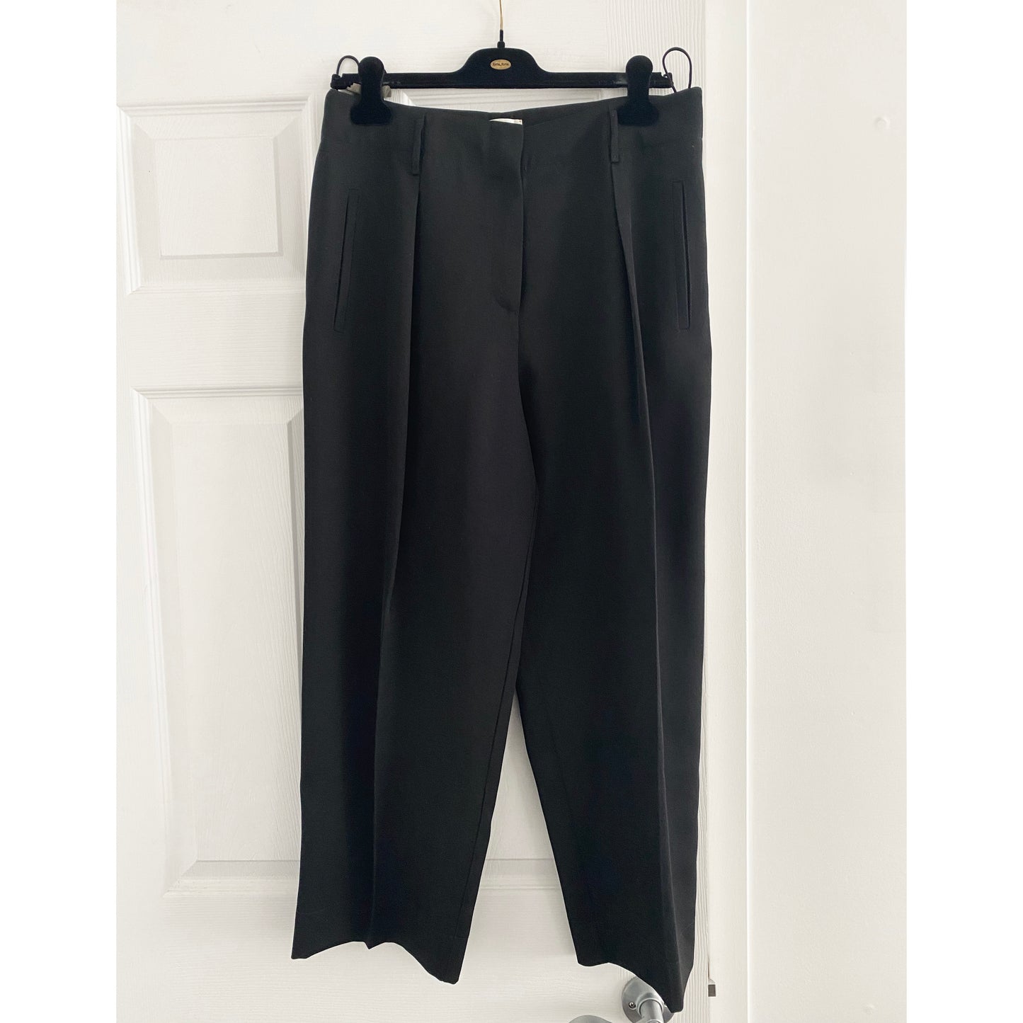 Forte.Forte Pleated Black Wool Cropped Trousers, size "III" (fits size 10)