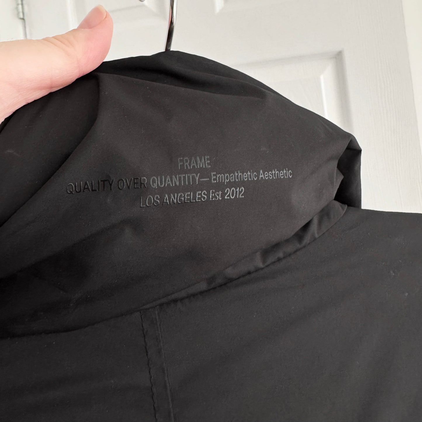 Frame Oversize Duvet Puffer Jacket in Black, size Medium