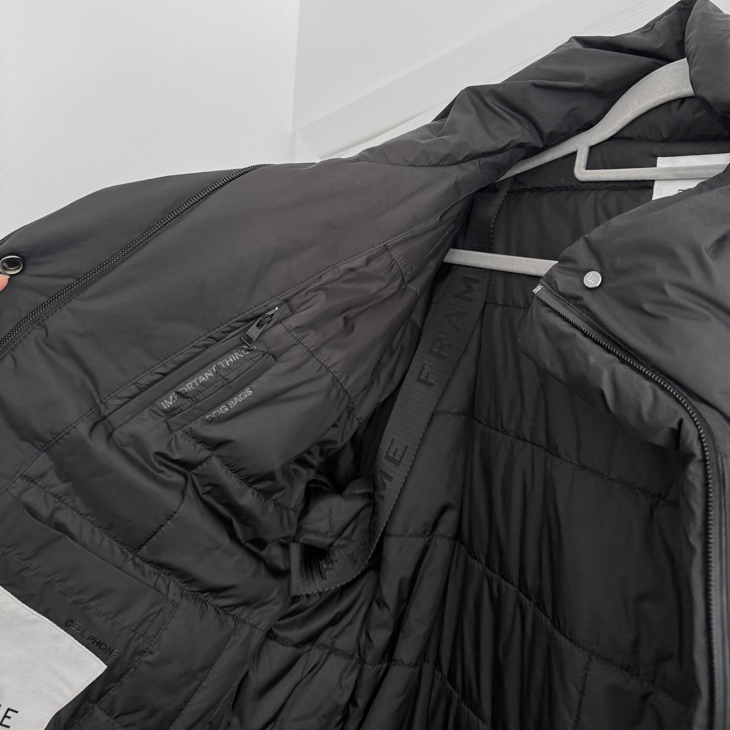 Frame Oversize Duvet Puffer Jacket in Black, size Medium