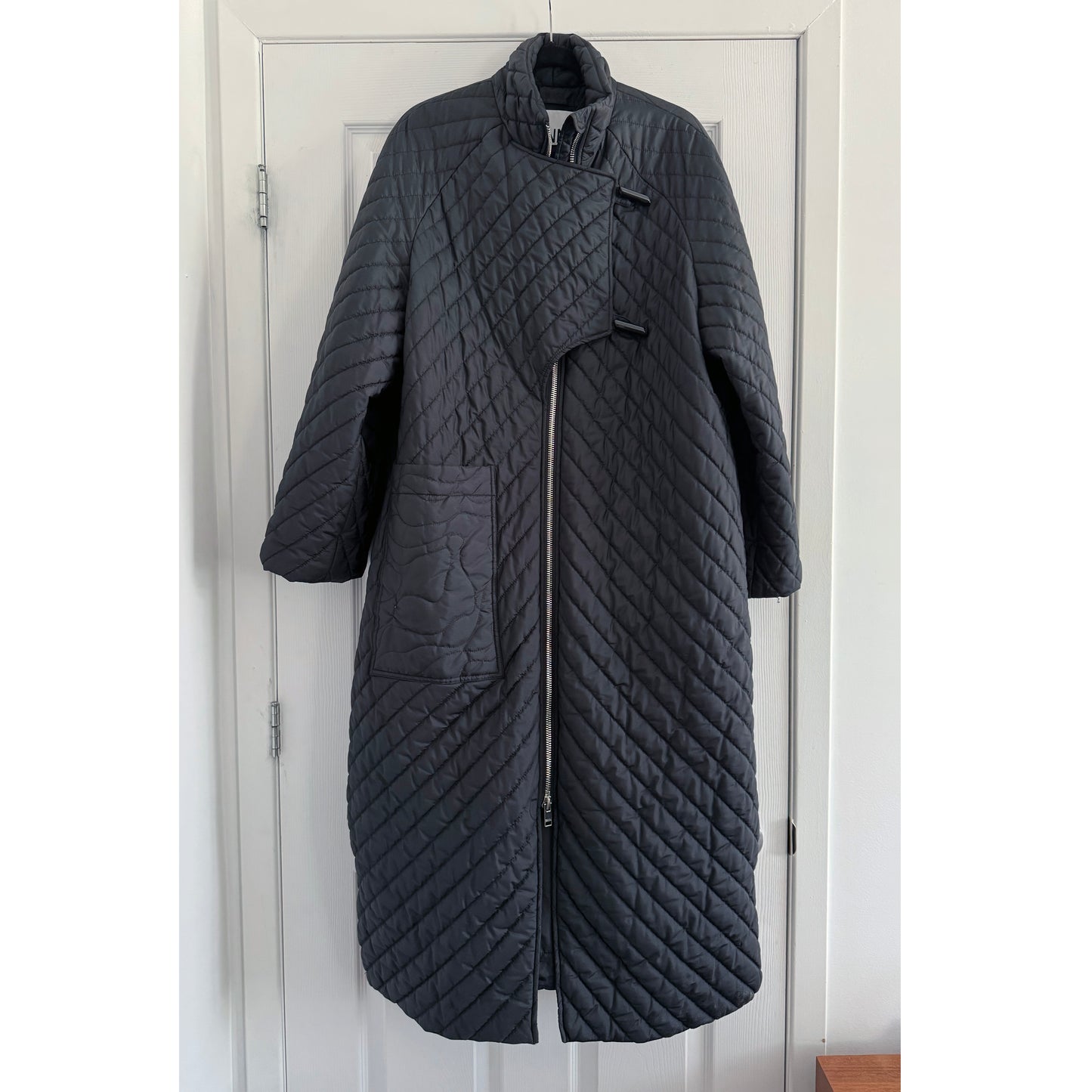Ganni Quilted Ripstop jacket in Black, size 40 (size L-XL)