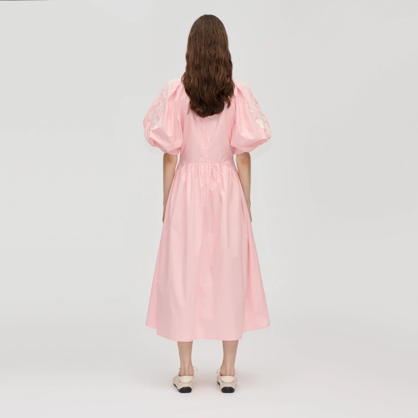 Stine Goya Gathered Raglan Sleeve Midi Dress with Ballerina Embroidery in Pink, size Small