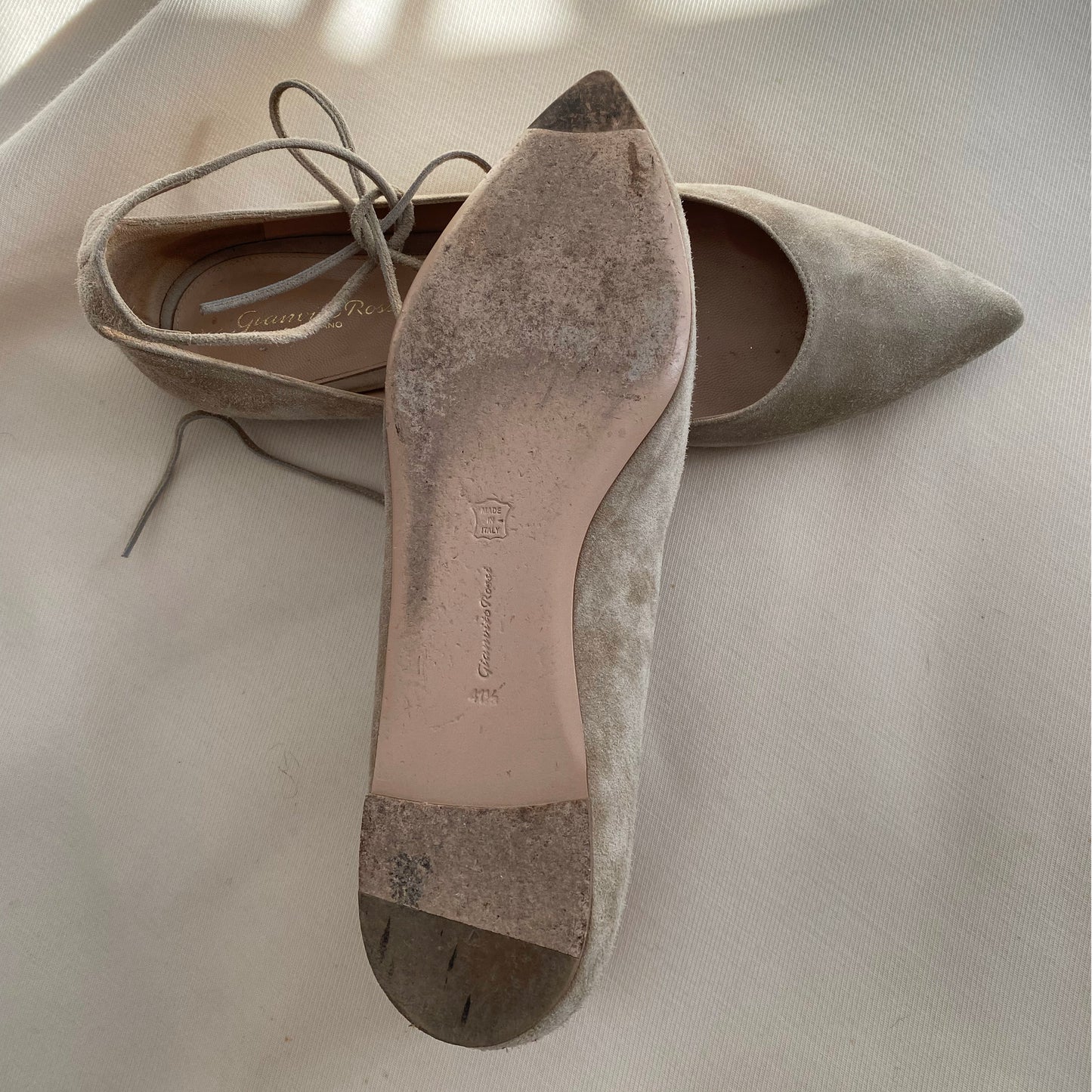 Gianvito Rossi Tan Suede Flats w Ankle Tie, size 41.5