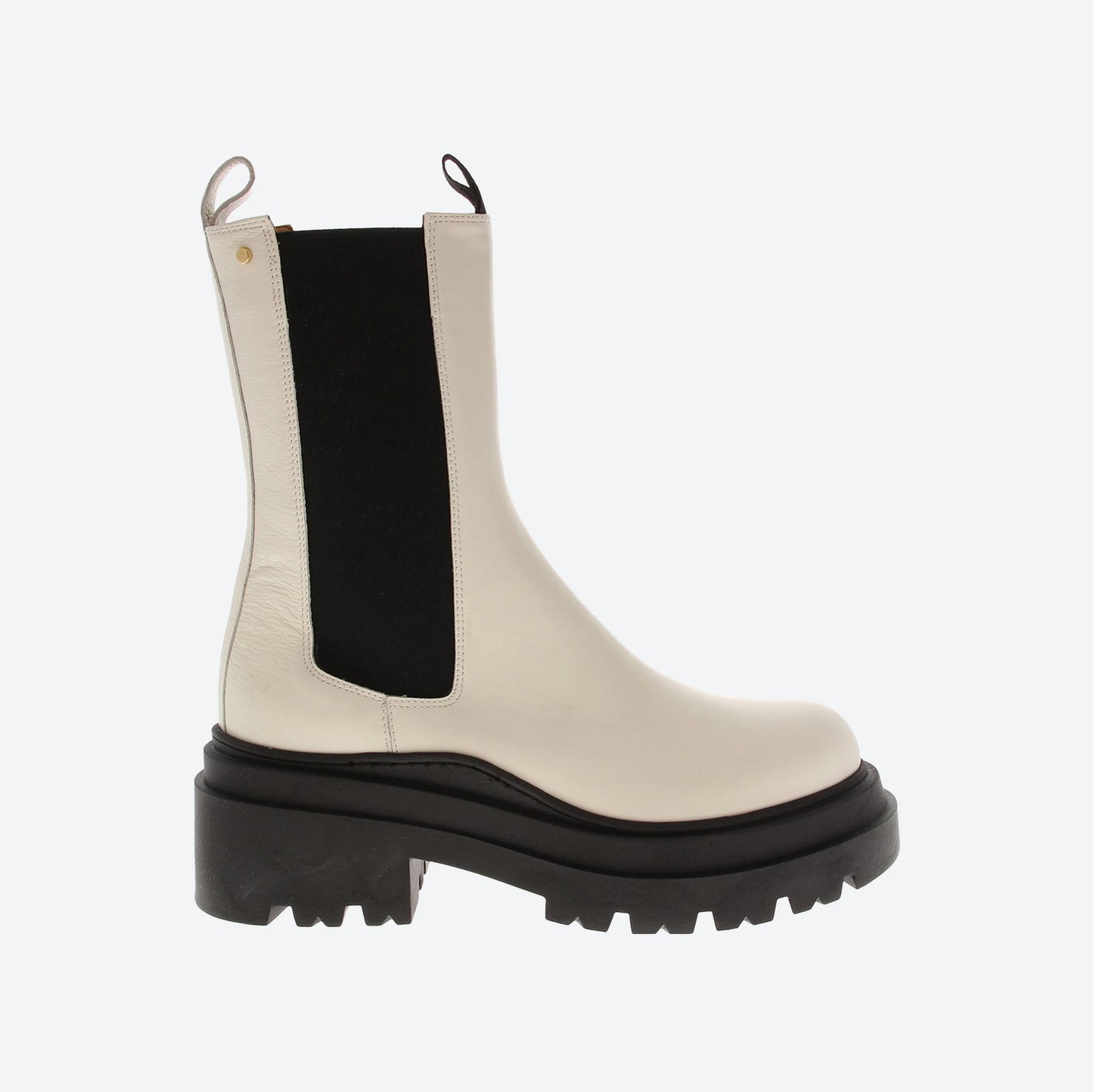 Gravity Pope Lug Sole Chelsea Boots in Off-White, size 38