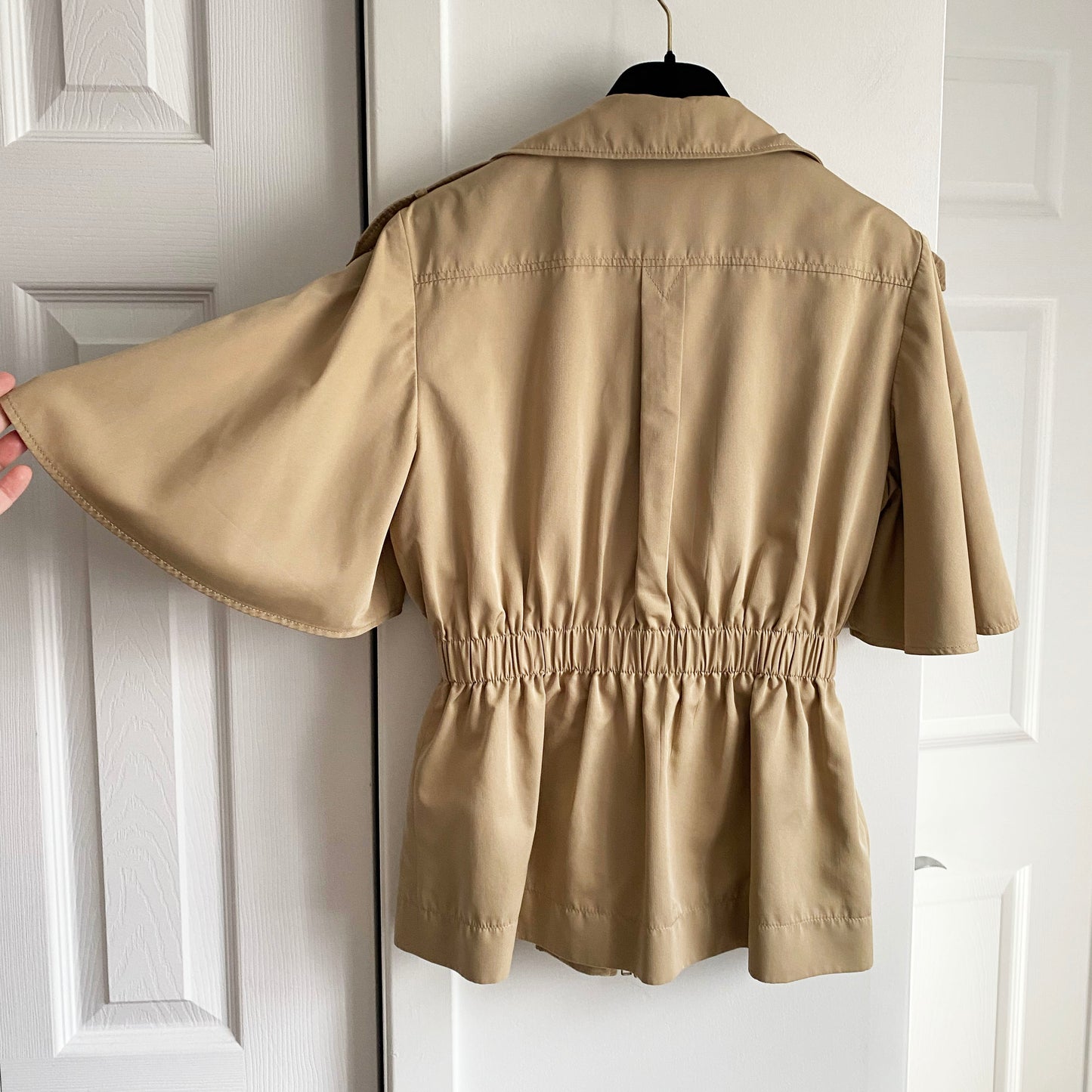 Gucci Short Sleeve Jacket, fits like size 4/6 US ** AS IS **