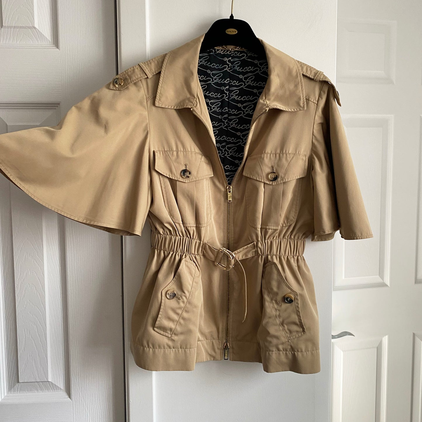 Gucci Short Sleeve Jacket, fits like size 4/6 US ** AS IS **