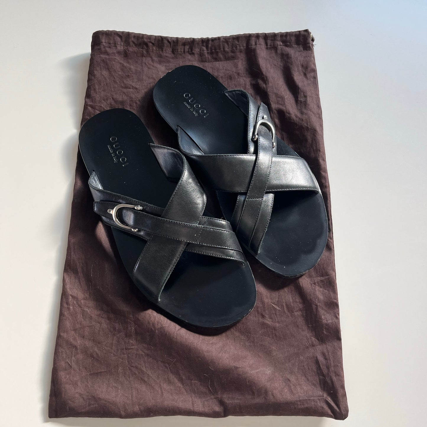 ** Mens ** Gucci Black Leather Slides, size 9.5UK