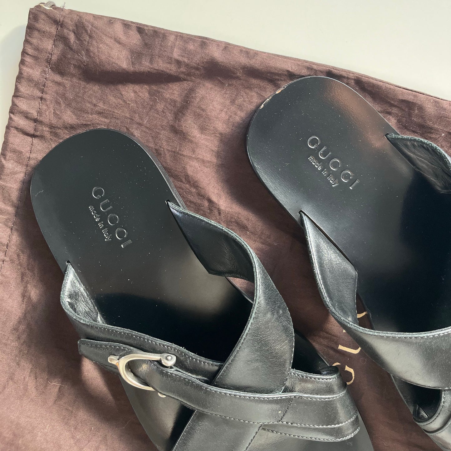 ** Mens ** Gucci Black Leather Slides, size 9.5UK