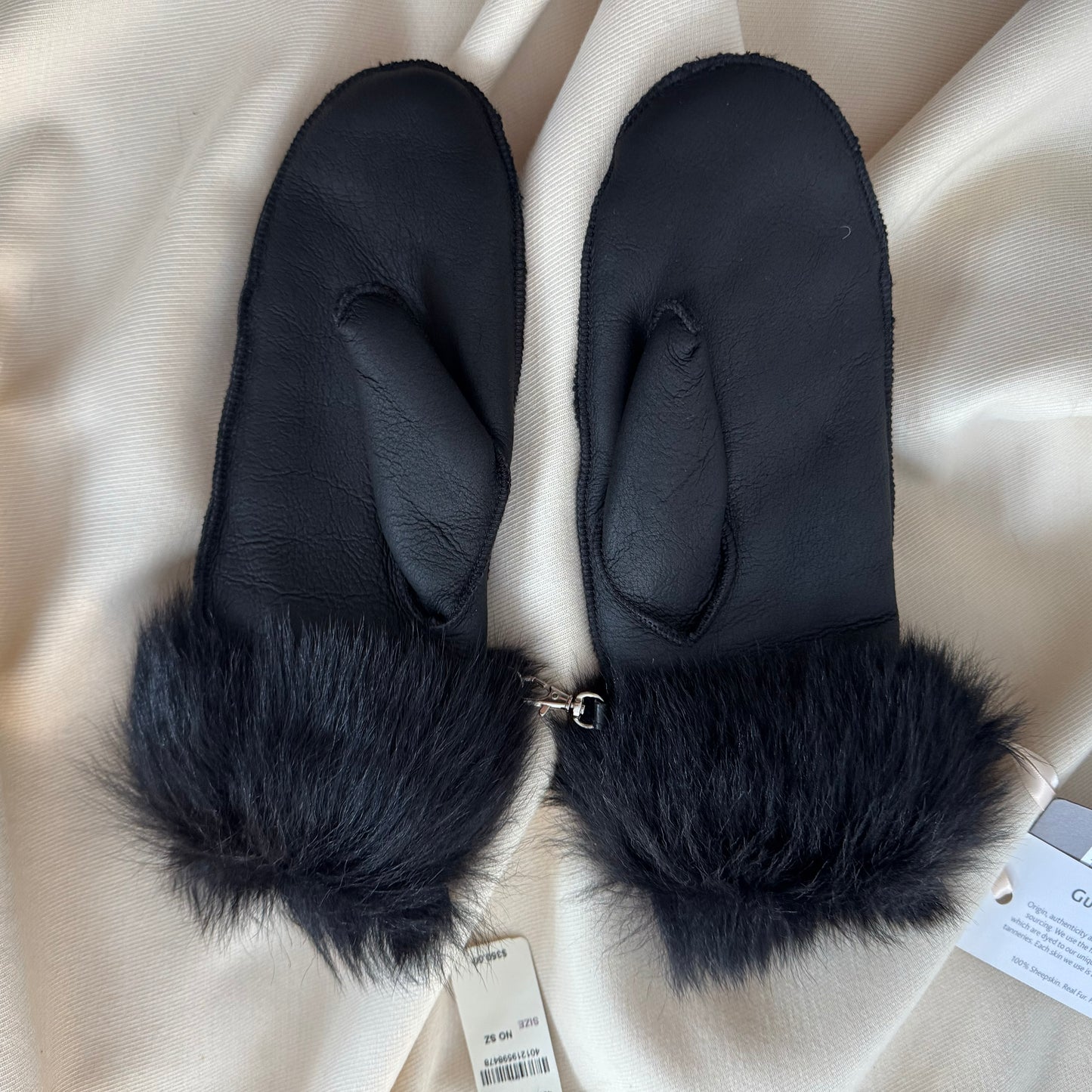 Gushlow & Cole Shearling Gloves in Black