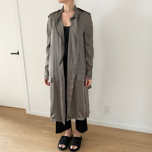 Haider Ackermann grey technical satin trench coat (duster jacket?) with zip front closure and tie belt, size 36FR. Fits like a size 6 ish