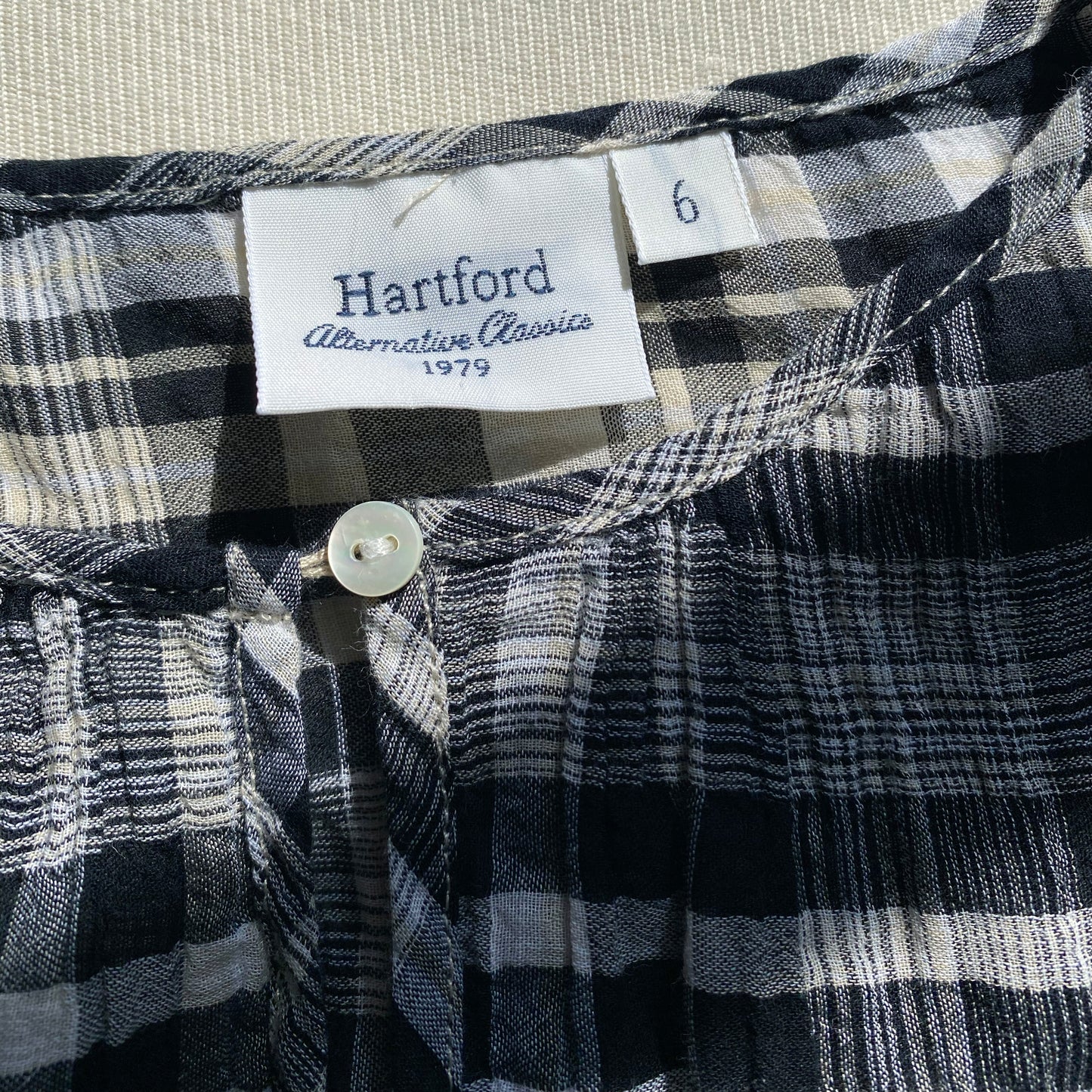 ** KIDS ** Hartford Checked Shirt, size 6 years