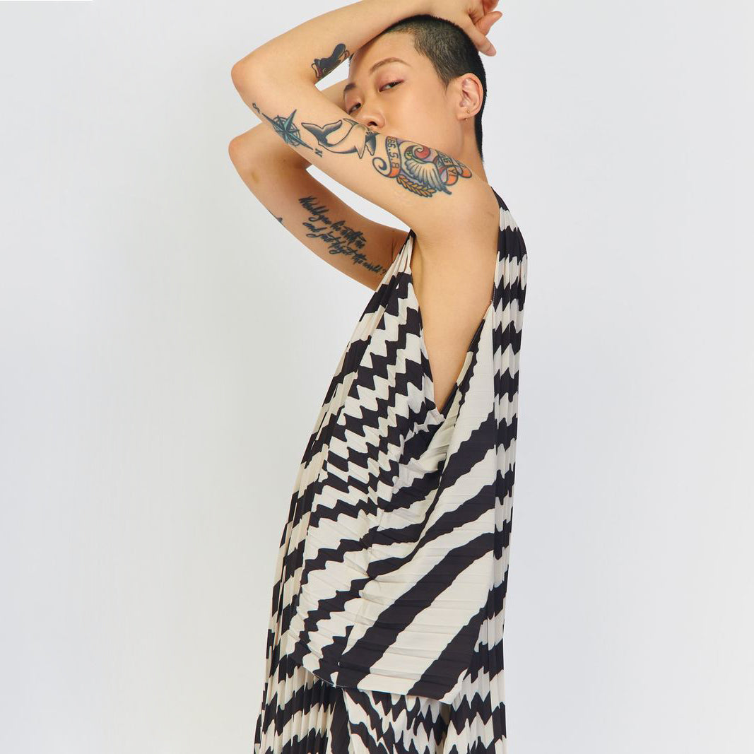 Henrik Vibskov "Jelly" Cutout Shoulder Pleated Dress, size XS/S (Fits anywhere up to XXL).