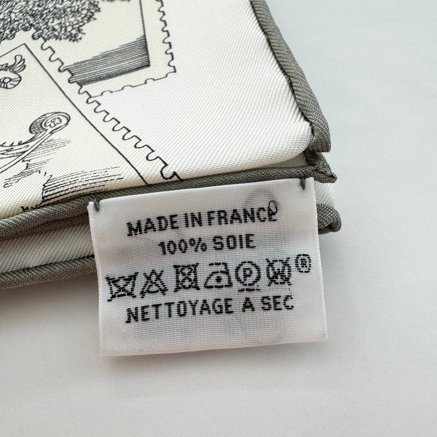 Hermes Le Philateliste du Faubourg scarf 90 in "gris / parchemin / blanc"