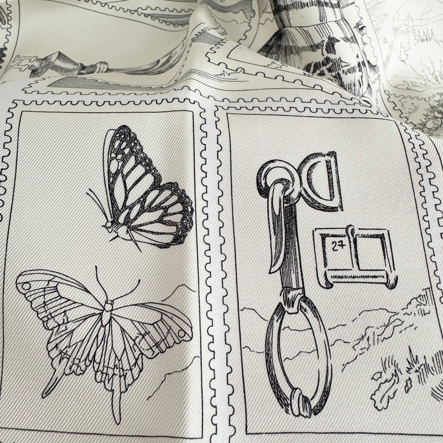 Hermes Le Philateliste du Faubourg scarf 90 in "gris / parchemin / blanc"