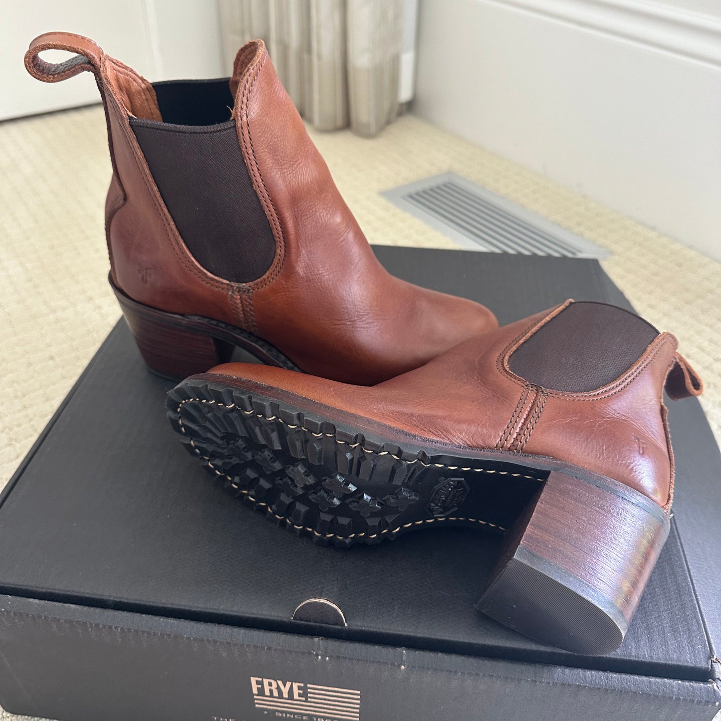 Frye "Sabrina" Chelsea Boot in Brown, size 6.5